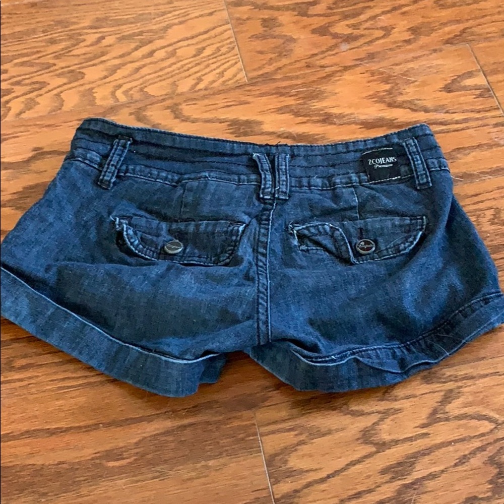 Shorts - Picture 3 of 3